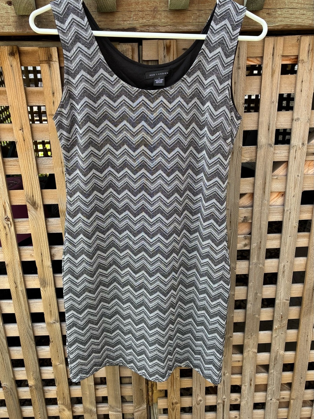 QED London Chevron Shift Dress - Black & Gray Sparkle